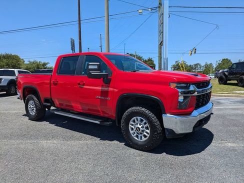 Used 2021 Chevrolet Silverado 2500 LT AWD/4WD image 2