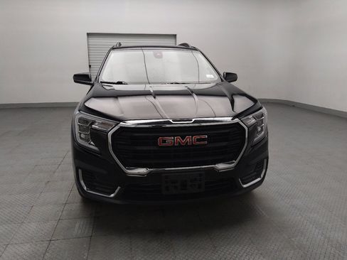 Used 2024 GMC Terrain SLE w/ Driver Convenience Package FWD image 14
