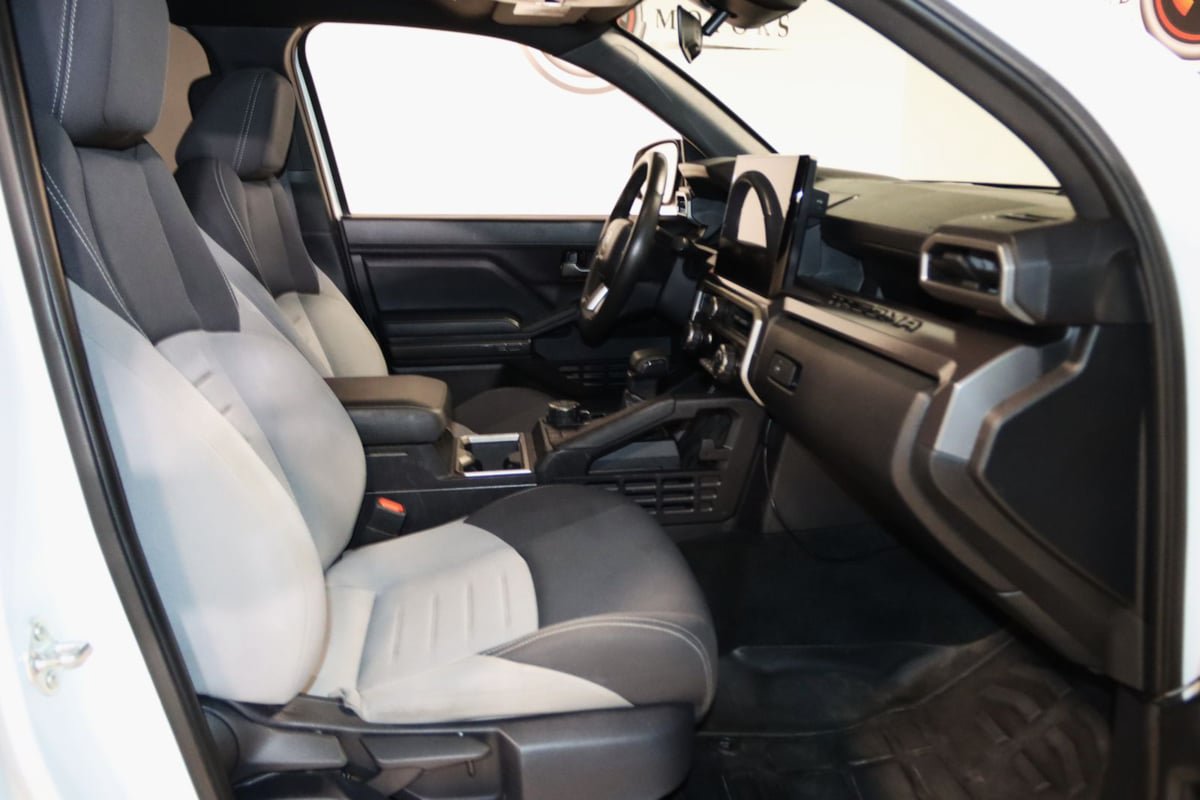 Used 2024 Toyota Tacoma TRD Off-Road AWD/4WD image 55