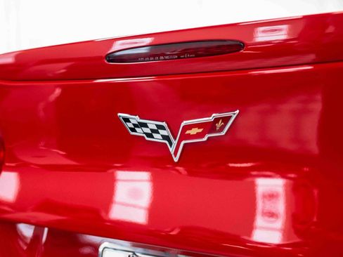 Used 2009 Chevrolet Corvette Coupe w/ Z51 Performance Package RWD image 28