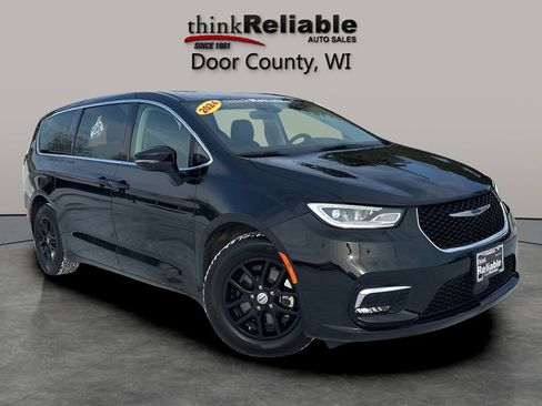 Used 2024 Chrysler Pacifica Touring-L FWD image 7