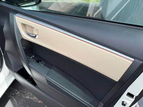 Used 2015 Toyota Corolla LE FWD image 5