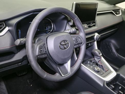 New 2025 Toyota RAV4 SE image 16