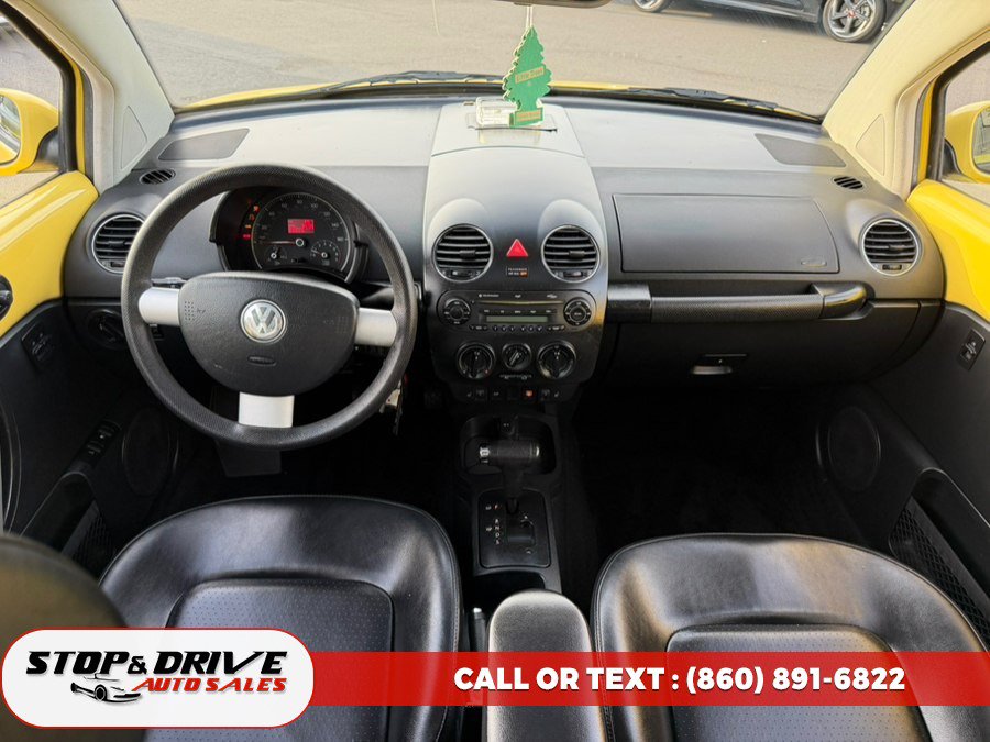 Used 2006 Volkswagen Beetle Coupe w/ Package 1 FWD image 11