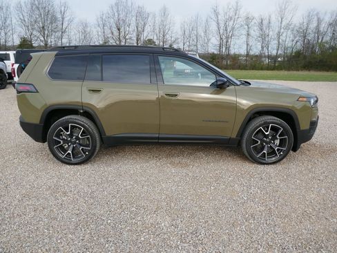 New 2026 Jeep Cherokee Overland w/ Trailer Tow Group image 2