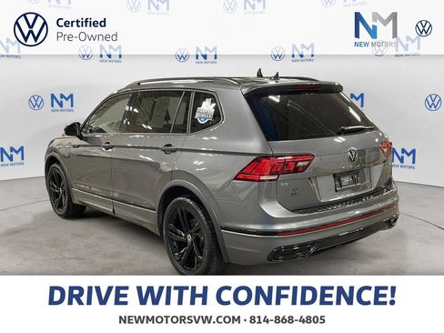 Used 2024 Volkswagen Tiguan SE R-Line AWD/4WD image 3