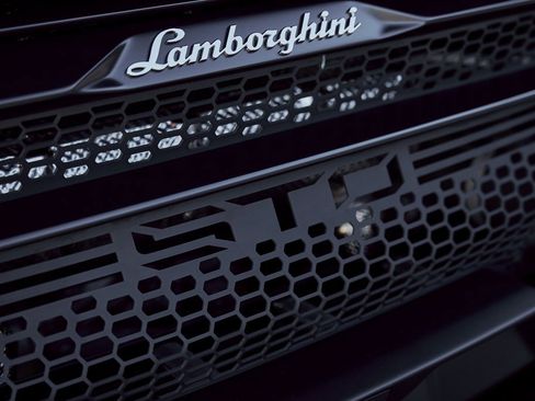 Used 2024 Lamborghini Huracan STO image 17