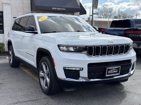 Used 2021 Jeep Grand Cherokee L Limited w/ Luxury Tech Group II image 16