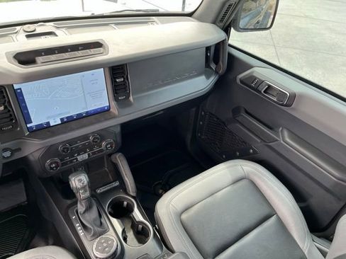 Used 2024 Ford Bronco Big Bend w/ Sasquatch Package image 13