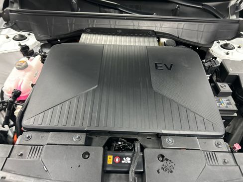 Used 2024 Hyundai Kona SE FWD image 24