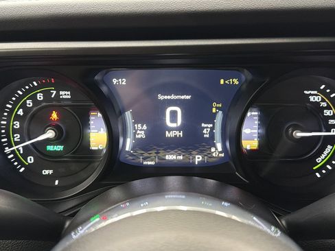 Used 2025 Jeep Wrangler Unlimited Sahara w/ Safety Group AWD/4WD image 29