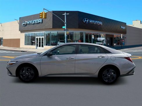 New 2026 Hyundai Elantra SEL Sport Premium FWD image 3
