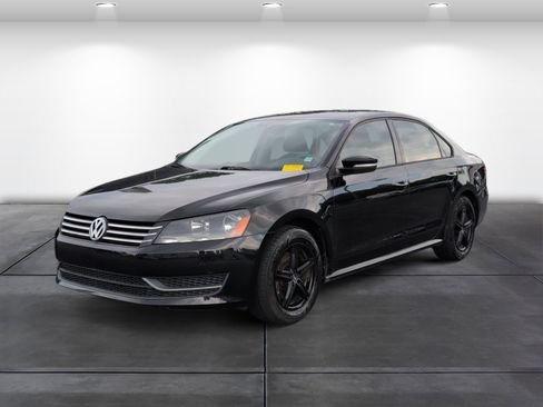 Used 2015 Volkswagen Passat 1.8T S FWD image 4