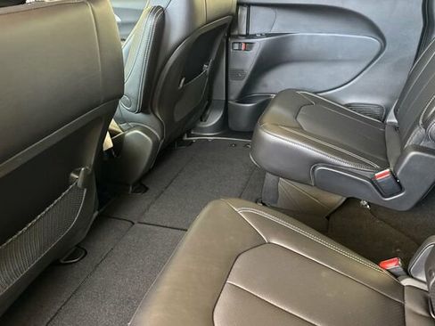 New 2026 Chrysler Voyager LX image 9