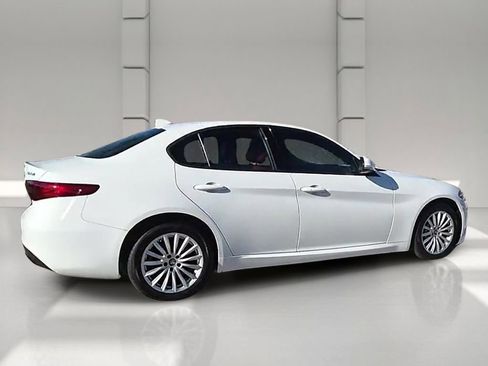 Used 2022 Alfa Romeo Giulia Sprint image 37