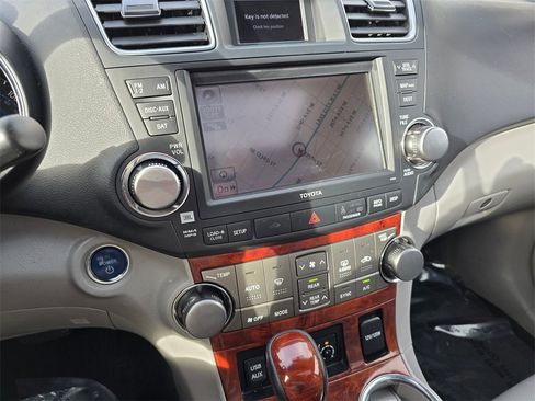 Used 2011 Toyota Highlander Limited image 30