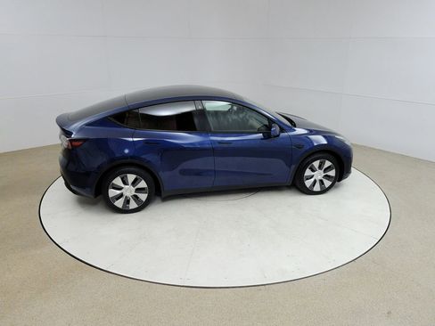 Used 2021 Tesla Model Y Long Range image 19