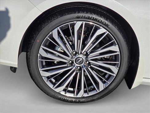 Used 2024 Nissan Altima 2.5 SL image 9