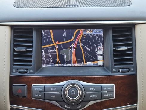 Used 2016 INFINITI QX80 4WD w/ Deluxe Technology Package image 18