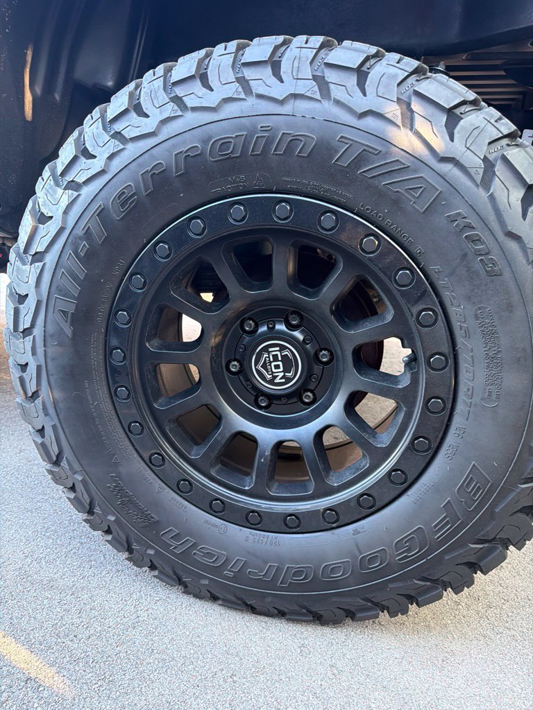 Used 2021 Toyota Tacoma TRD Off-Road w/ Technology Package AWD/4WD image 15