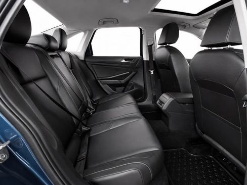 Used 2019 Volkswagen Jetta SE w/ Cold Weather Package FWD image 22