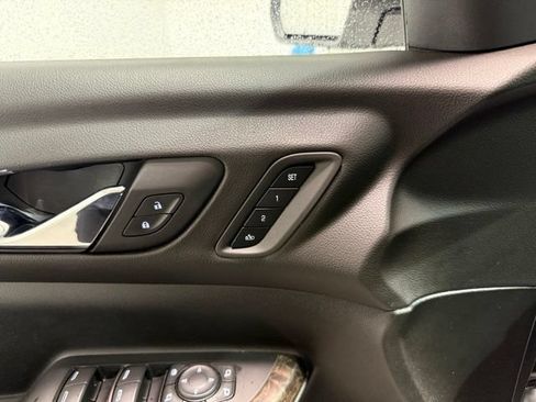 Used 2023 GMC Acadia Denali w/ Denali Ultimate Package FWD image 12