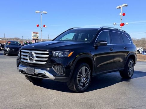 Used 2024 Mercedes-Benz GLS 450 4MATIC image 7
