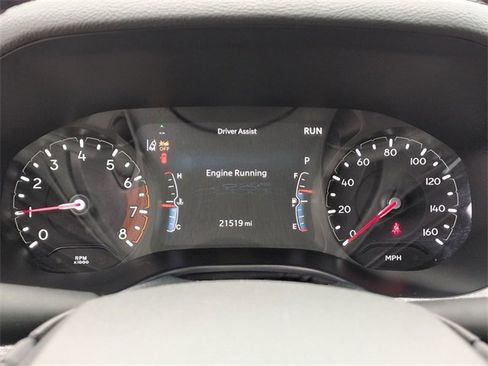 Certified 2025 Jeep Compass Latitude image 17