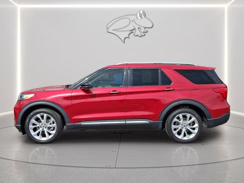 Used 2022 Ford Explorer Platinum w/ Equipment Group 601A image 2