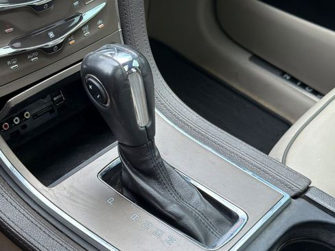 Used 2012 Lincoln MKX AWD image 19