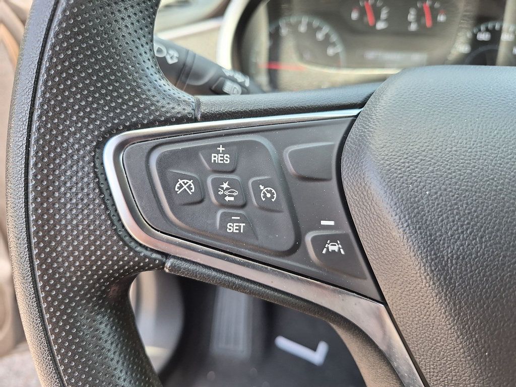 Used 2025 Chevrolet Malibu LT FWD image 17
