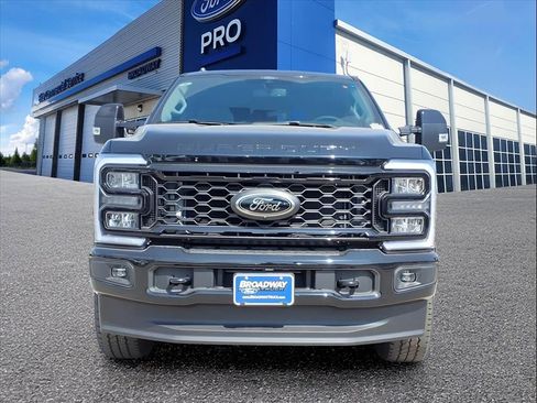 New 2026 Ford F250 Lariat w/ Black Appearance Package AWD/4WD image 32