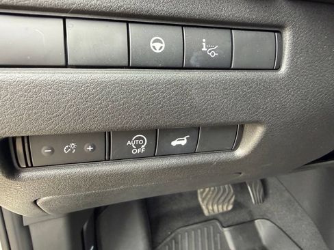 Certified 2024 Nissan Rogue Platinum w/ Platinum Premium Package FWD image 15
