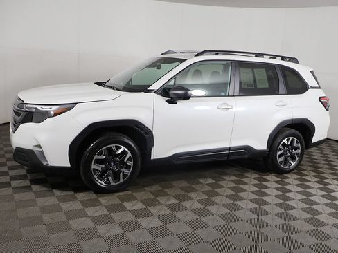 Used 2026 Subaru Forester Premium AWD/4WD image 12