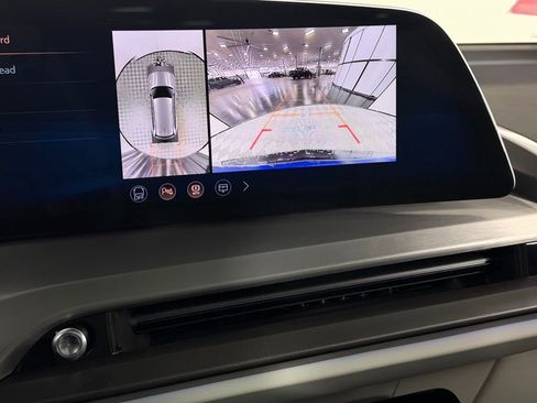 Used 2026 Cadillac Vistiq Sport image 18