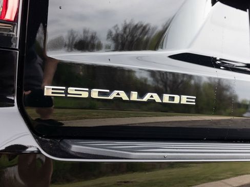 Used 2023 Cadillac Escalade ESV V AWD/4WD image 63
