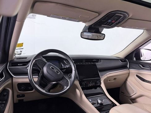 Used 2022 Jeep Grand Cherokee Limited image 20