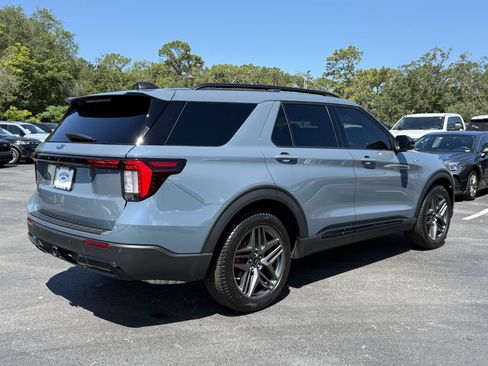 Certified 2026 Ford Explorer ST-Line w/ ST-Line Street Pack RWD image 5