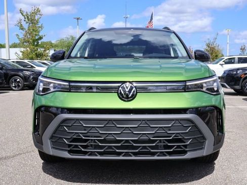 Used 2026 Volkswagen Taos SE image 3