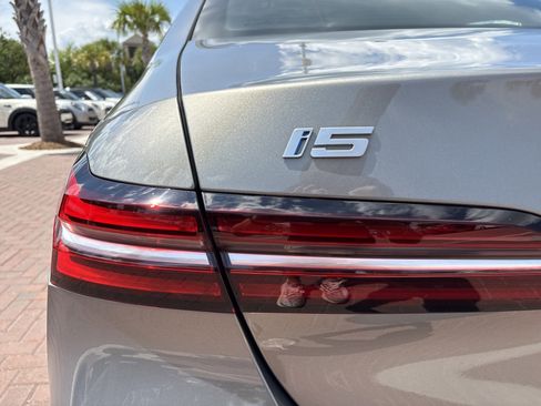 Used 2025 BMW i5 eDrive40i w/ Premium Package image 45