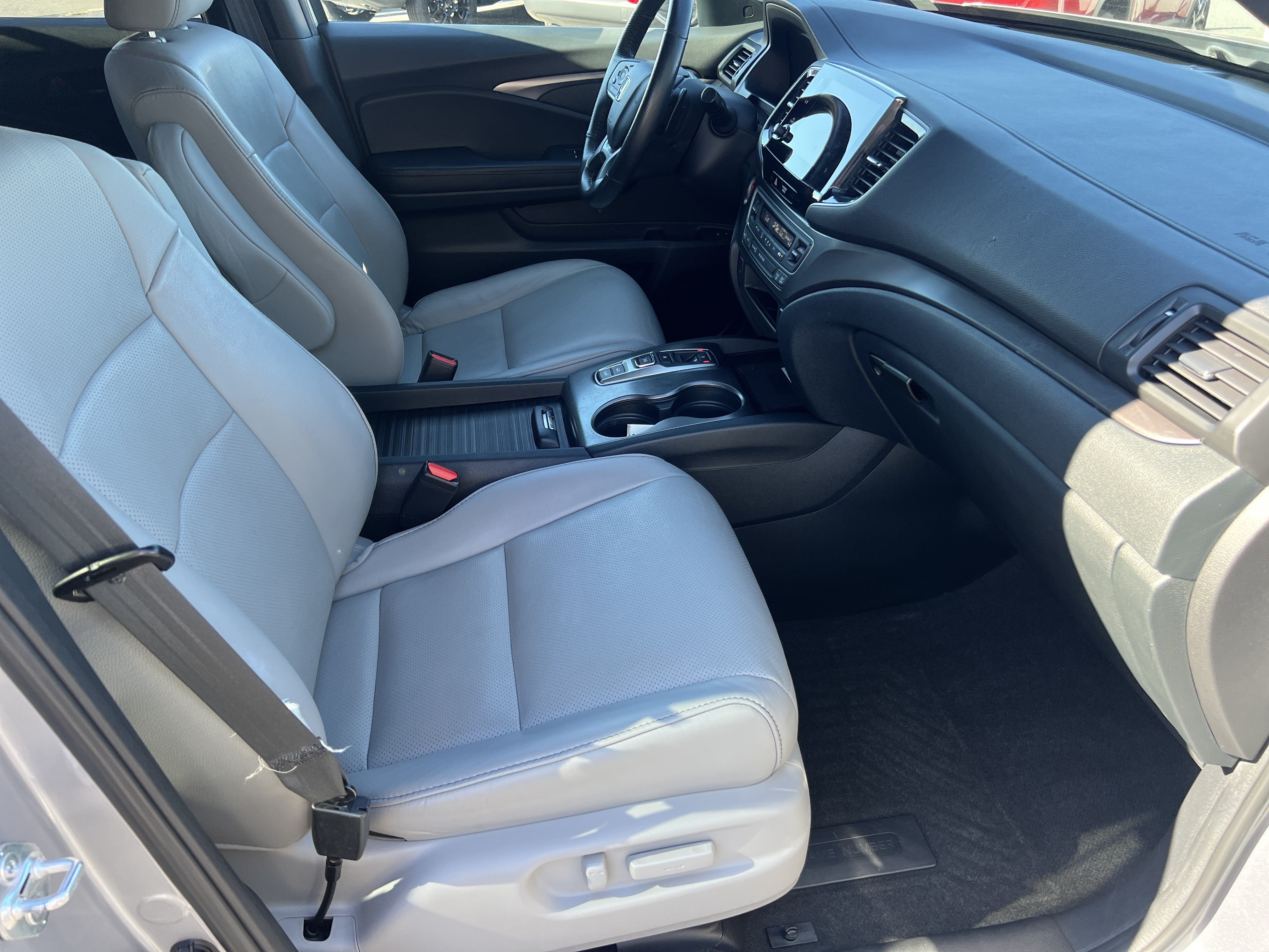 Used 2023 Honda Passport EX-L image 17
