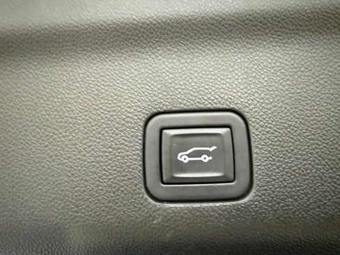 Used 2023 GMC Yukon XL Denali w/ Max Trailering Package image 8