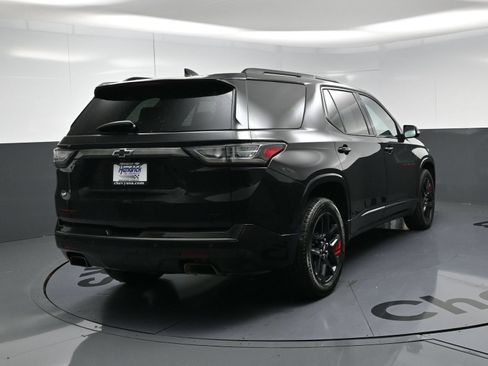 Used 2021 Chevrolet Traverse Premier w/ Redline Edition AWD/4WD image 9