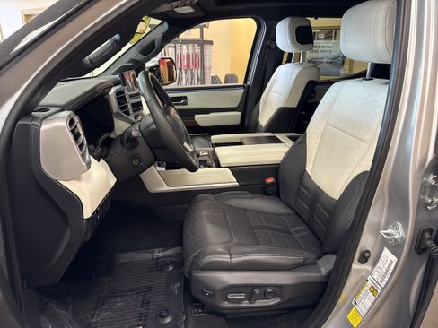 Used 2023 Toyota Tundra Capstone AWD/4WD image 7
