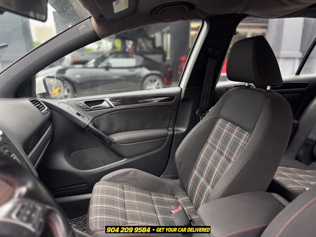 Used 2010 Volkswagen GTI 4-Door FWD image 13