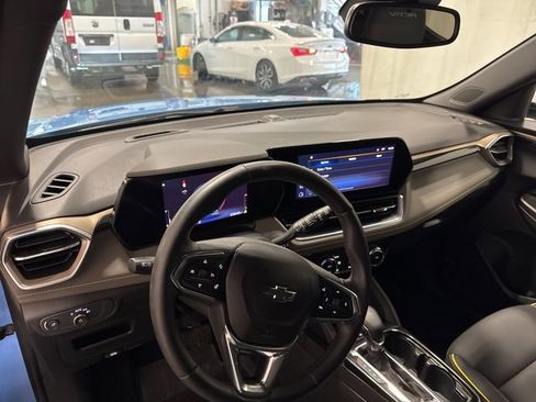 Used 2024 Chevrolet TrailBlazer ACTIV w/ Convenience Package image 11