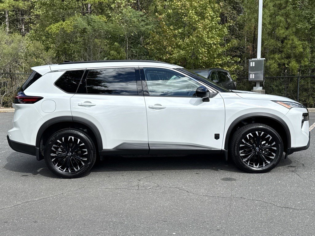 Used 2026 Nissan Rogue Dark Armor FWD image 8