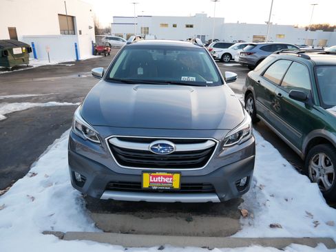 Used 2022 Subaru Outback Touring image 2