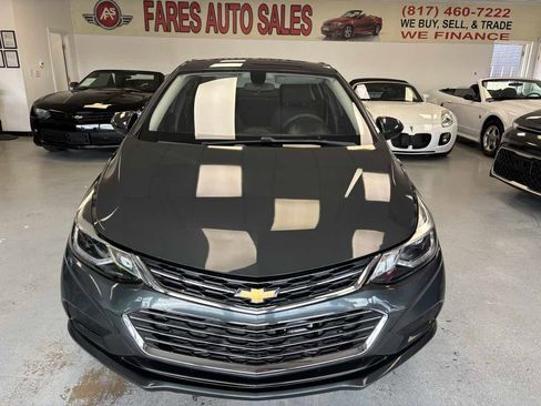 Used 2018 Chevrolet Cruze LT image 2