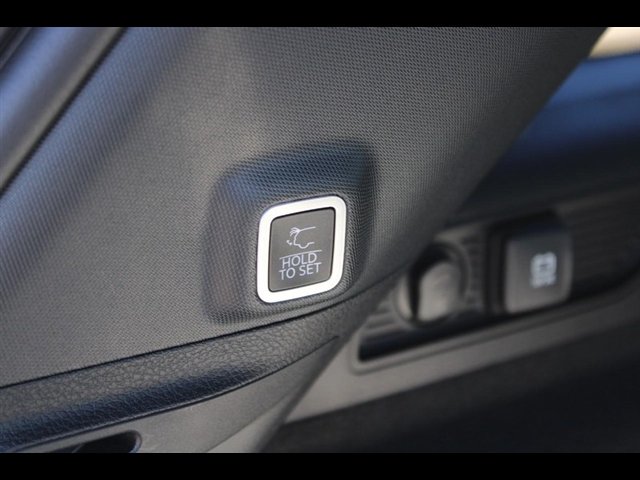 Used 2022 Jeep Grand Cherokee Summit AWD/4WD image 8